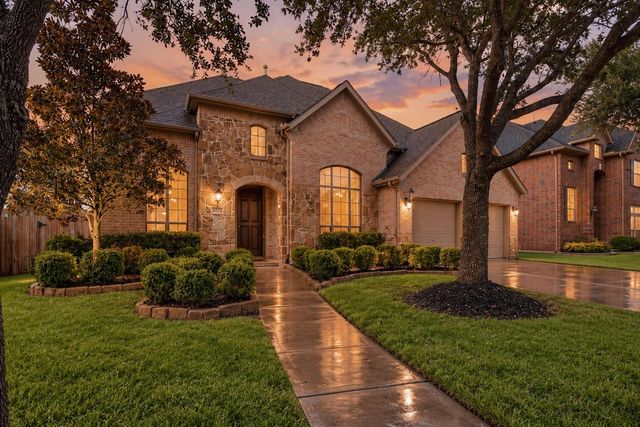 3814 Bluffstone Ct — Creekstone Village At Riverstone
