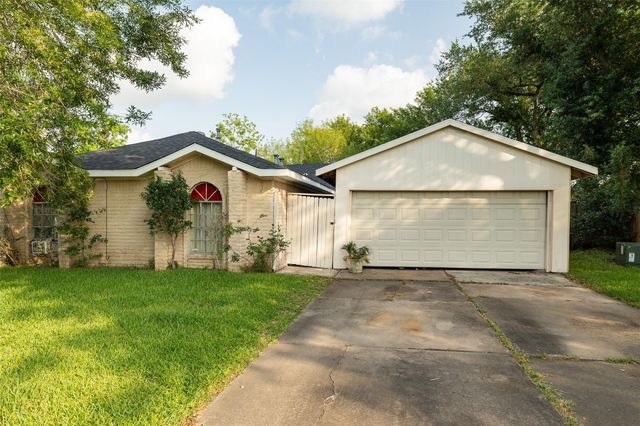 2427 Fairgreen Dr — QUAIL VALLEY EAST