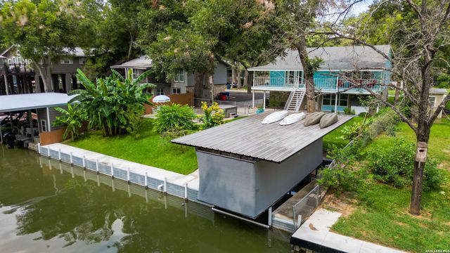 429 Laguna Vista — LAGUNA VISTA