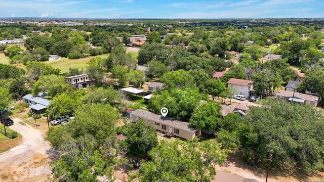 1117 PLUM ST — FLORESVILLE SECTIONS