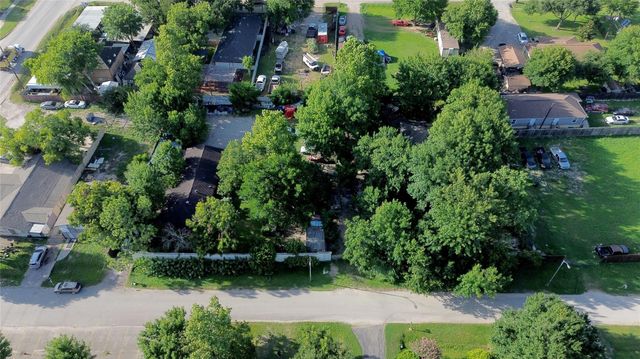 16005 Old Richmond Rd — M M Battle