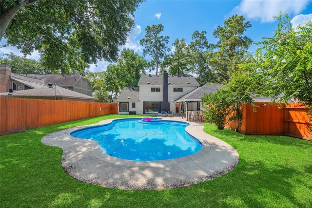 6622 Ampton Dr — Wimbledon Estates & Racq Cl Se