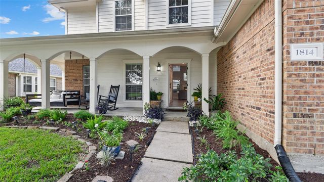 1814 Barretts Glen Dr — Oakbrook Estates Sec 2