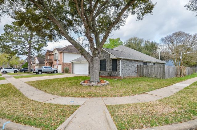 2902 Silent Dr — Pheasant Creek