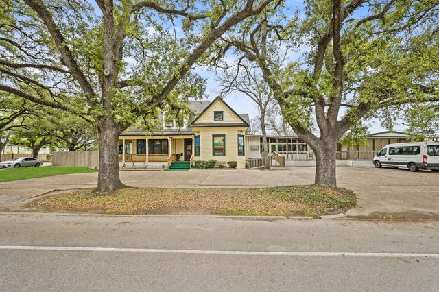 1030 4th St — Rosenberg