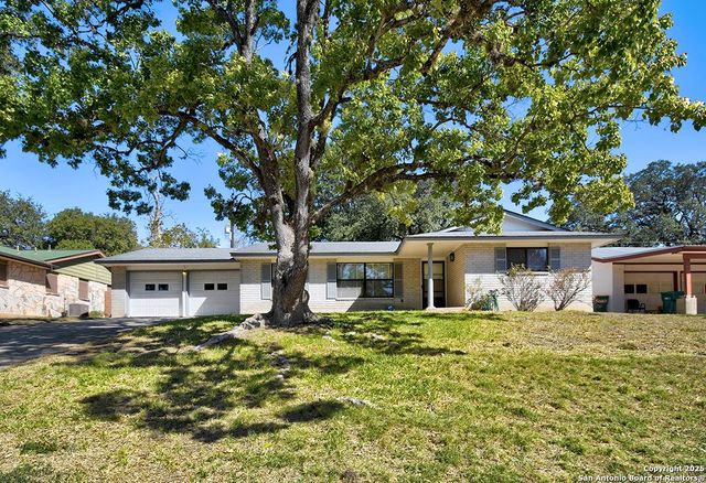 323 Shin Oak — LIVE OAK VILLAGE