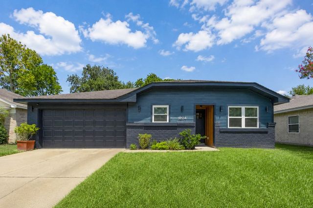 18514 Andalusian Dr — Paddock