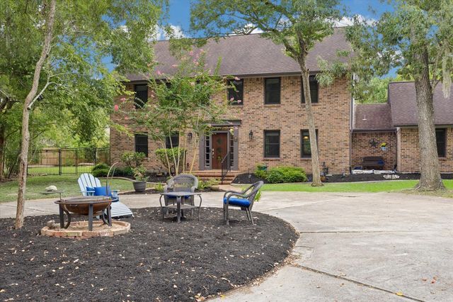 906 Quaker Bend Dr — Friendswood Sub Lts 1 To 12