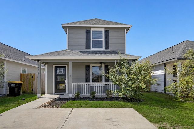 16606 Colleen Pl — Marie Village