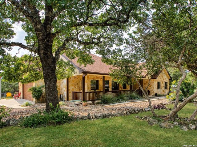 103 Roaring Creek Dr — THE CROSSING
