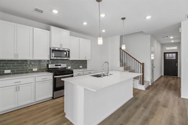 5113 Redbud Valley Dr — Massey Oaks Village