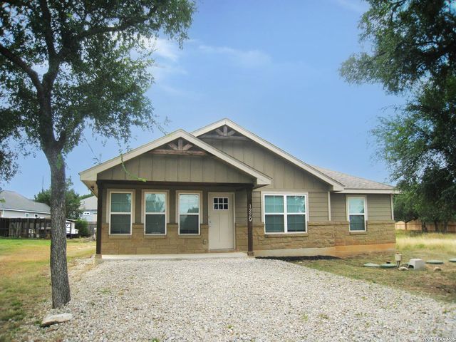 1229 BOB WHITE DR — CYPRESS COVE COMAL