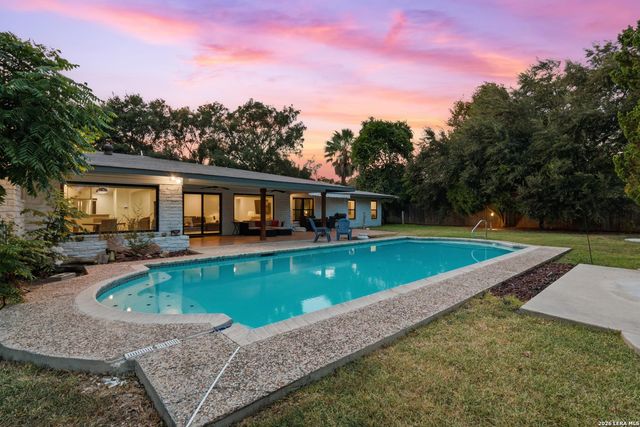 204 Gardenview — CASTLE HILLS