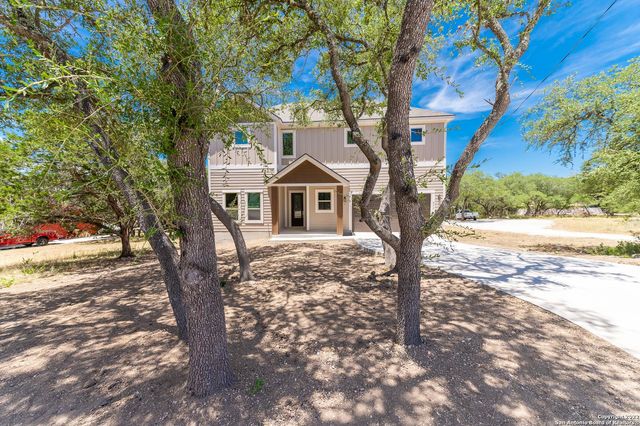 677 CIRCLEVIEW DR — CANYON LAKE HILLS