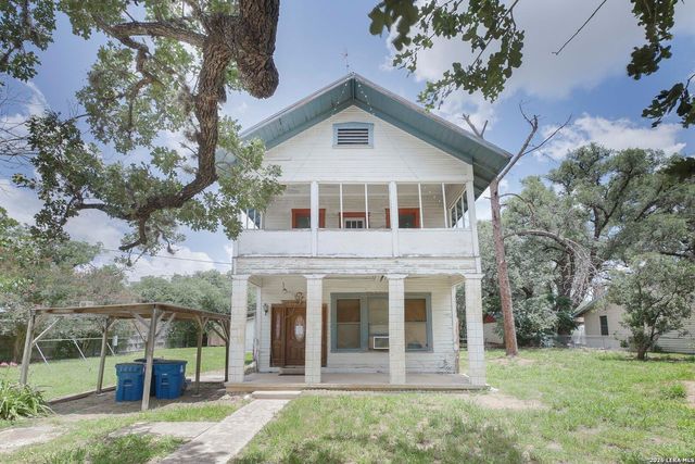 623 San Antonio Street — NOT IN DEFINED SUBDIVISION