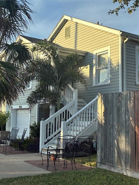 2314 33rd St — Galveston Outlots