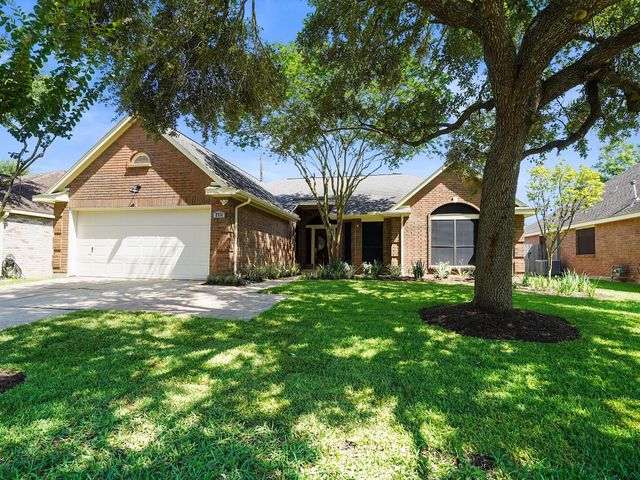 2711 N Peach Hollow Cir — Countryplace Sec 3