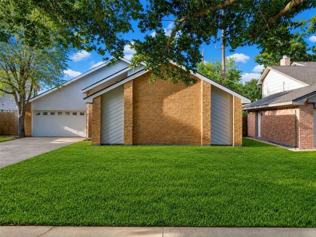 3035 PECAN POINT DR — THE HIGHLANDS