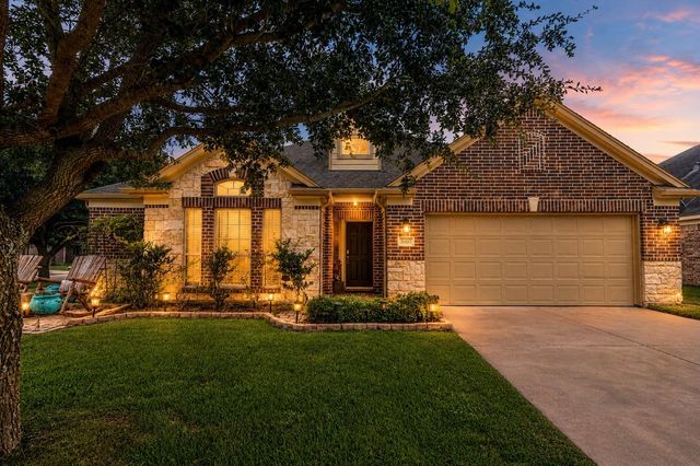 3003 Fern Brook Ln — Fairpark Village
