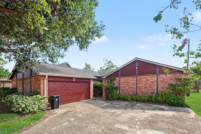 22122 Meadowhill Dr — Forest North Sec 02 R/P