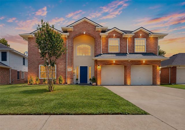 12706 Ravens Chase Ln — Ravensway Lake