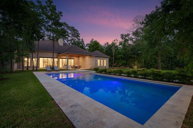 12111 S Tara Plantation Dr S — Twelve Oaks Subdivision