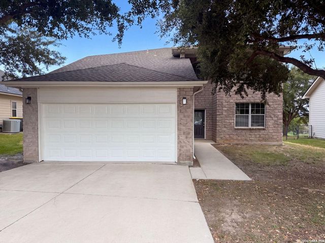 3765 Columbia — FAIRWAYS