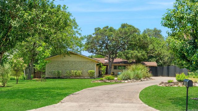 532 N School St. — BOERNE