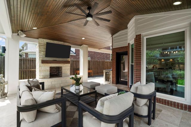 1807 SHORELINE Dr — Brightwater Point Estates