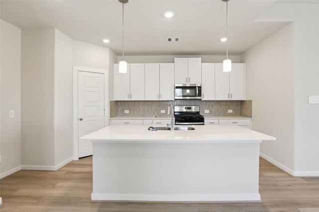 5213 Redbud Valley Dr — Massey Oaks Village