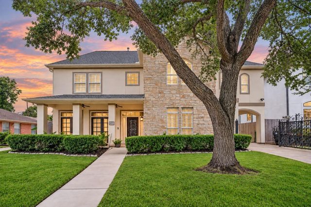 4021 Glenshire St — Woodshire