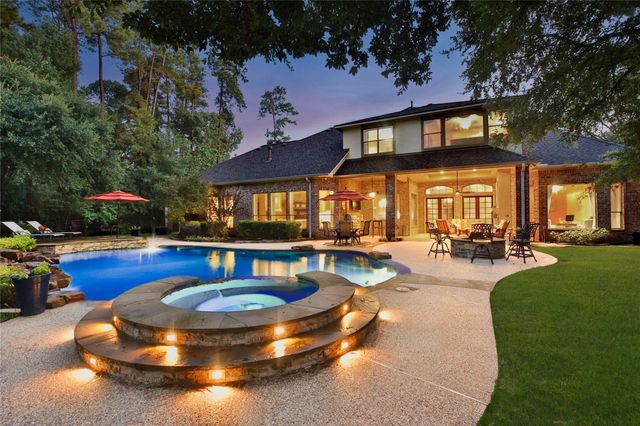 70 W Ambassador Bnd — Woodlands Village Sterling Ridge