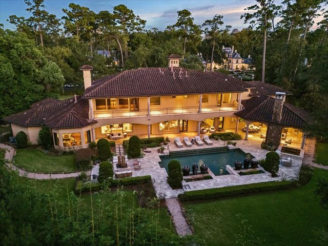 327 E Friar Tuck Ln — Sherwood Forest Sec D