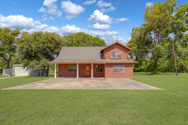 319 Oakland St — Burnet Shores