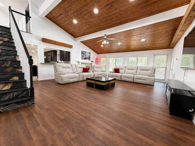12407 Adams Run Dr — Marks Glen U/R