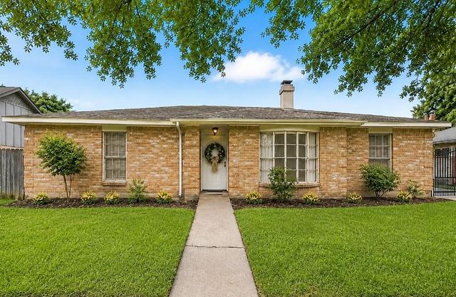 1519 Hitherfield Dr — Covington Woods Sec 3