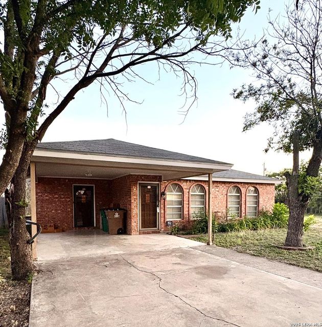 413 W AVENUE X — OUT/TOM GREEN