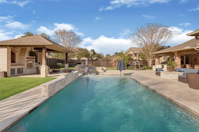 17811 Fairhaven Gateway Dr — Lakes of Fairhaven