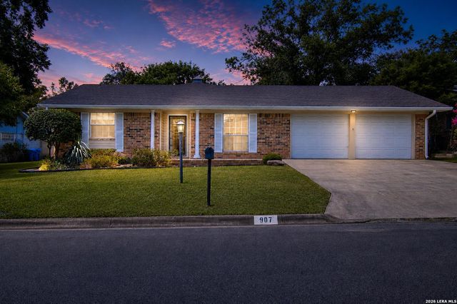 907 LAKE DR — HAZY HILLS