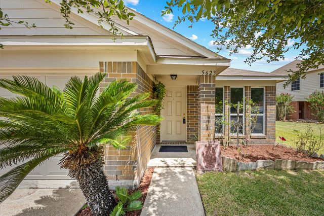 5623 Cinnamon Lake Dr — Springfield Estates Sec 06