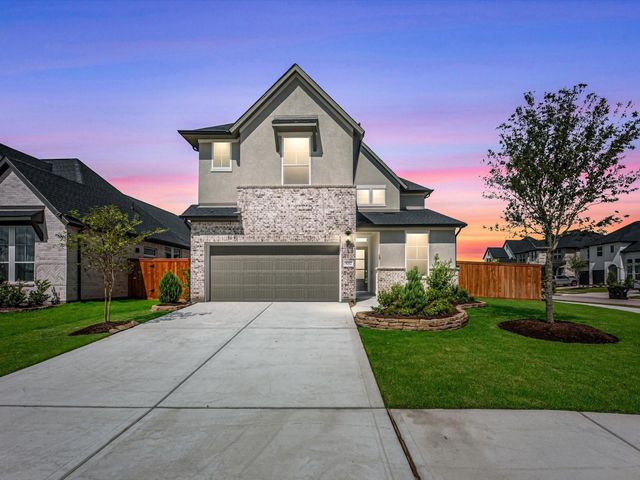 8002 Treetop View Dr — Pecan Ridge