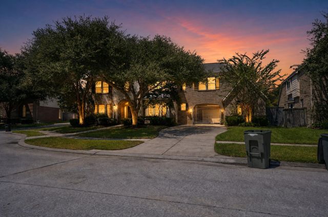 8507 Graceful Bend Ln — Fall Creek Sec 07