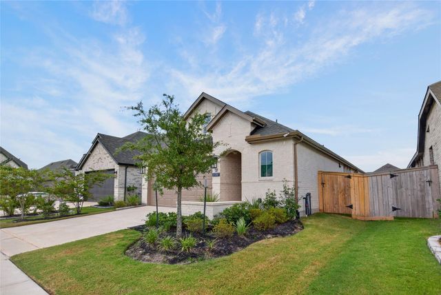 21207 Electric Light Trl — Bridgeland Prairieland Village
