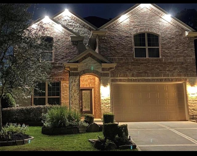 135 Teralyn Grove Loop — The Woodlands Hills