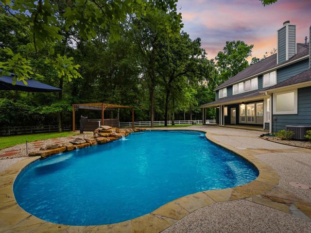 8710 Linn Ln — Cimarron Country
