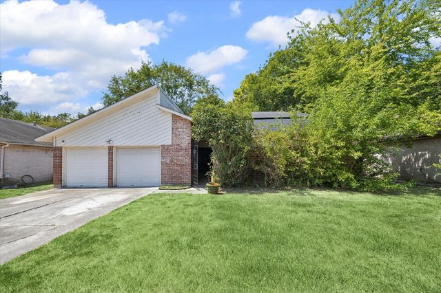 23423 Canyon Lake Dr — Timber Lane