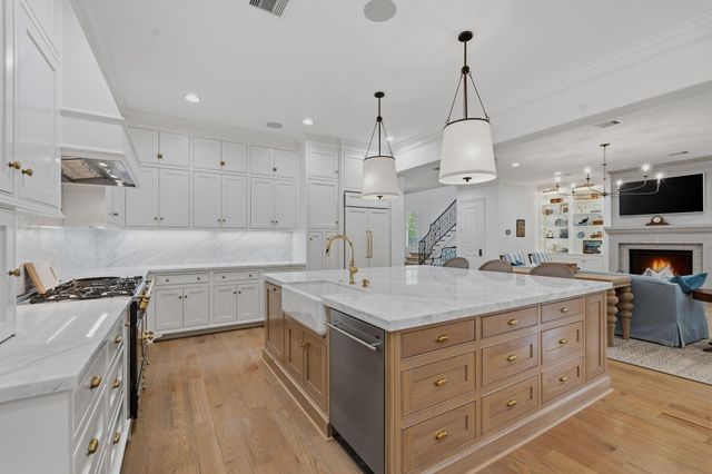 2607 Admiralty Bend Ln — Wdlnds Lake Woodlands East Sho