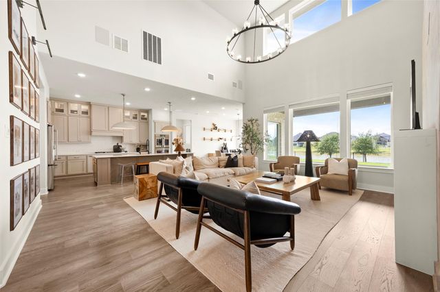 428 Horizon Light Ln — Lake House Sec 4
