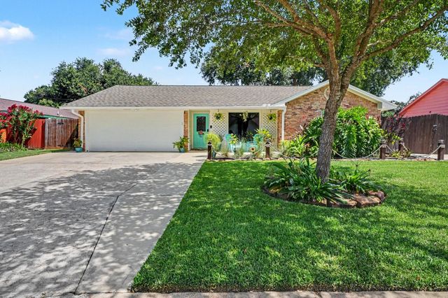 5003 Meadow Lark Ln — Bayou Chantilly