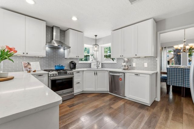 6315 Singing Creek Ln — Spring Creek Oaks